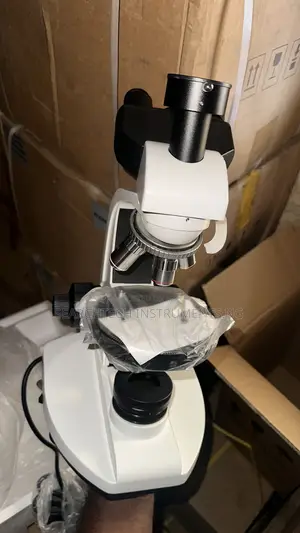 Trinocular Polarizing Microscope