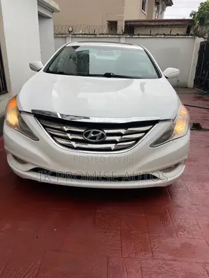 Hyundai Sonata SE 4dr Sedan (2.4L 4cyl 6A) 2015 White
