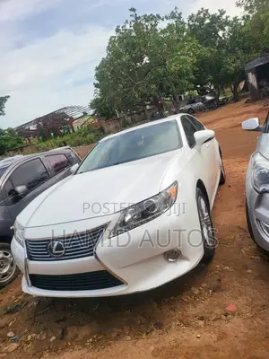 Lexus ES 2015 White