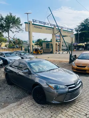 Toyota Camry LE 4dr Sedan (2.5L 4cyl 6A) 2016 Gray