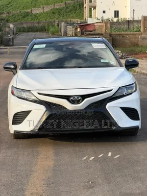 Toyota Camry 2019 White