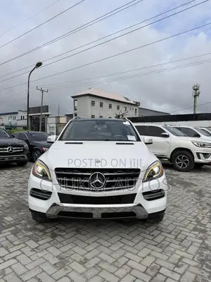 Mercedes-Benz M Class ML350 4MATIC 4dr SUV AWD (3.5L 6cyl 7A) 2014 White 