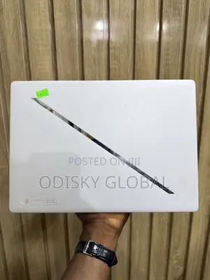 Laptop Asus ROG Zephyrus G14 16GB AMD Ryzen 9 SSD 1T