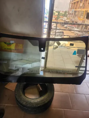 Audi Q7 2010 Windscreen Glass