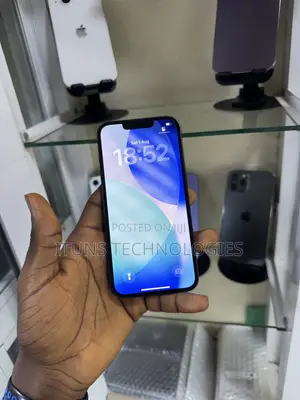 Apple iPhone 16e 128 GB Black