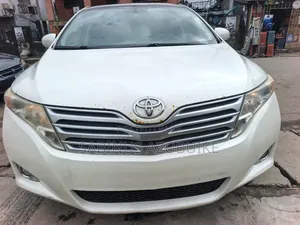 Toyota Venza AWD 2010 White