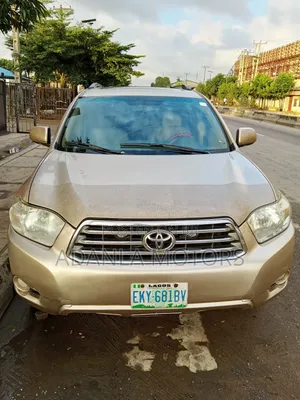 Toyota Highlander 2010 Gold