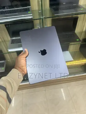 Laptop Apple MacBook Pro 2023 M3 Pro 18GB Apple M3 Pro SSD 512GB
