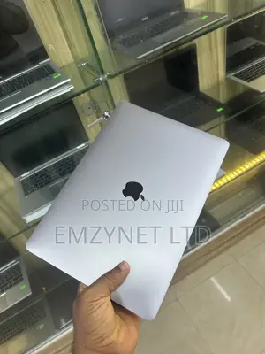 Laptop Apple MacBook Pro 2022 M2 16GB Apple M2 SSD 512GB
