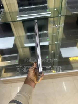 Laptop Apple MacBook Pro 2022 M2 16GB Apple M2 SSD 512GB