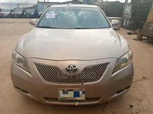 Toyota Camry 2009 Gold