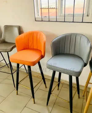 Luxury Modern Bar Stool – Stylish Comfort for Every Space
