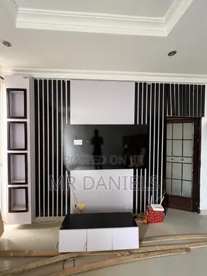 8ft TV Panel and Console ( Used )