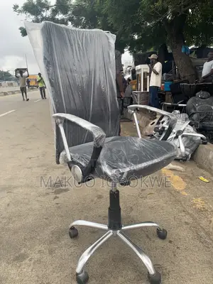 Executive Saloon and Barber Office Chair With High Back Rest
