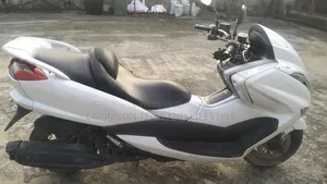 Yamaha Majesty 2018 White