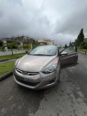 Hyundai Elantra Limited Sedan FWD (1.8L 4cyl 6A) 2013 Brown