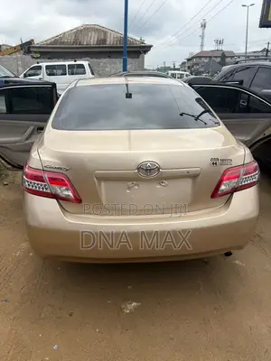 Toyota Camry 2010 Gold
