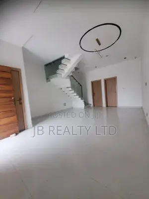 4bdrm Duplex in Lekki for sale