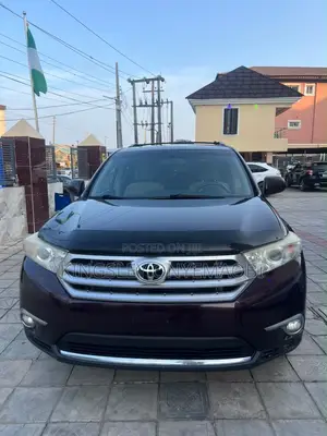 Toyota Highlander 3.5L 4WD 2013 Maroon