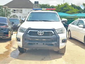 Toyota Hilux 2020 White