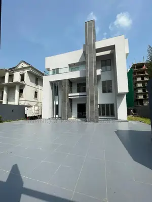 5bdrm Duplex in Banana Island for sale