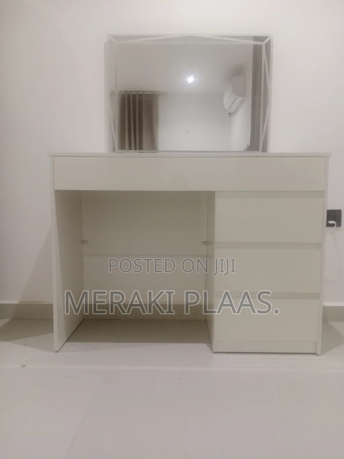 Dressing Table With LED Mirror
