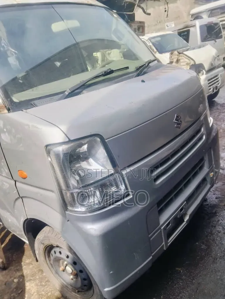 Suzuki Every 2025 Silver