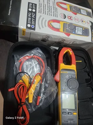 Fluke 378 FC Non-Contact Voltage Clamp Meter