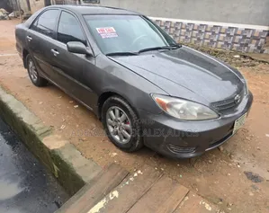 Toyota Camry XLE 4dr Sedan (2.4L 4cyl 4A) 2004 Gray