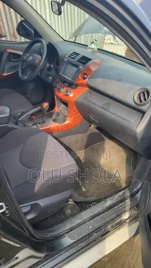 Toyota RAV4 2010 Green