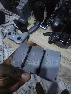 Mini 5 Pro Batteries and Hub