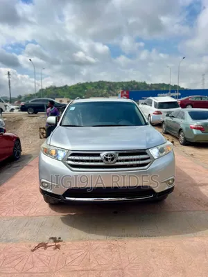 Toyota Highlander 2013 Silver