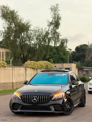 Mercedes-Benz C300 2016 Black