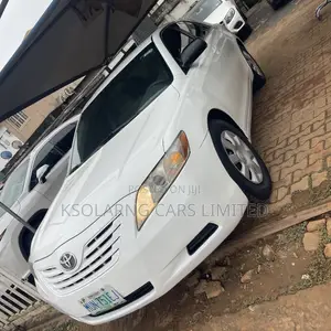 Toyota Camry LE 4dr Sedan (2.4L 4cyl 5A) 2008 White