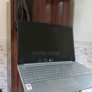 Laptop HP 15 8GB AMD Ryzen 5 HDD 1T