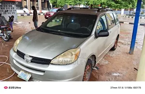 Toyota Sienna LE FWD 2006 Gold