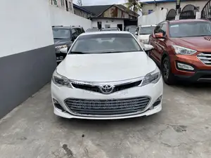 Toyota Avalon XLE Premium 4dr Sedan (3.5L 6cyl 6A) 2015 White
