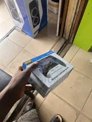 P4 Game Pad
