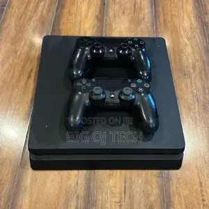 PS4 With 4 Games on It God of War, Last of Us, Call of Duty, Fifa 26