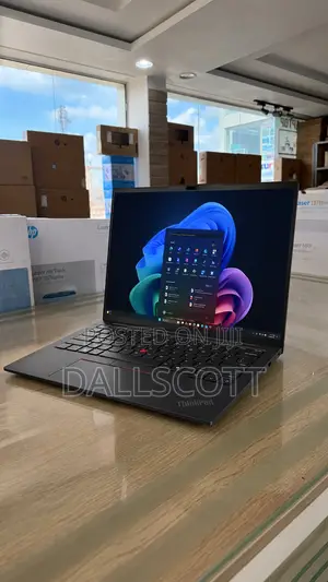 New Laptop Lenovo 8GB Intel Core i5 SSD 512GB