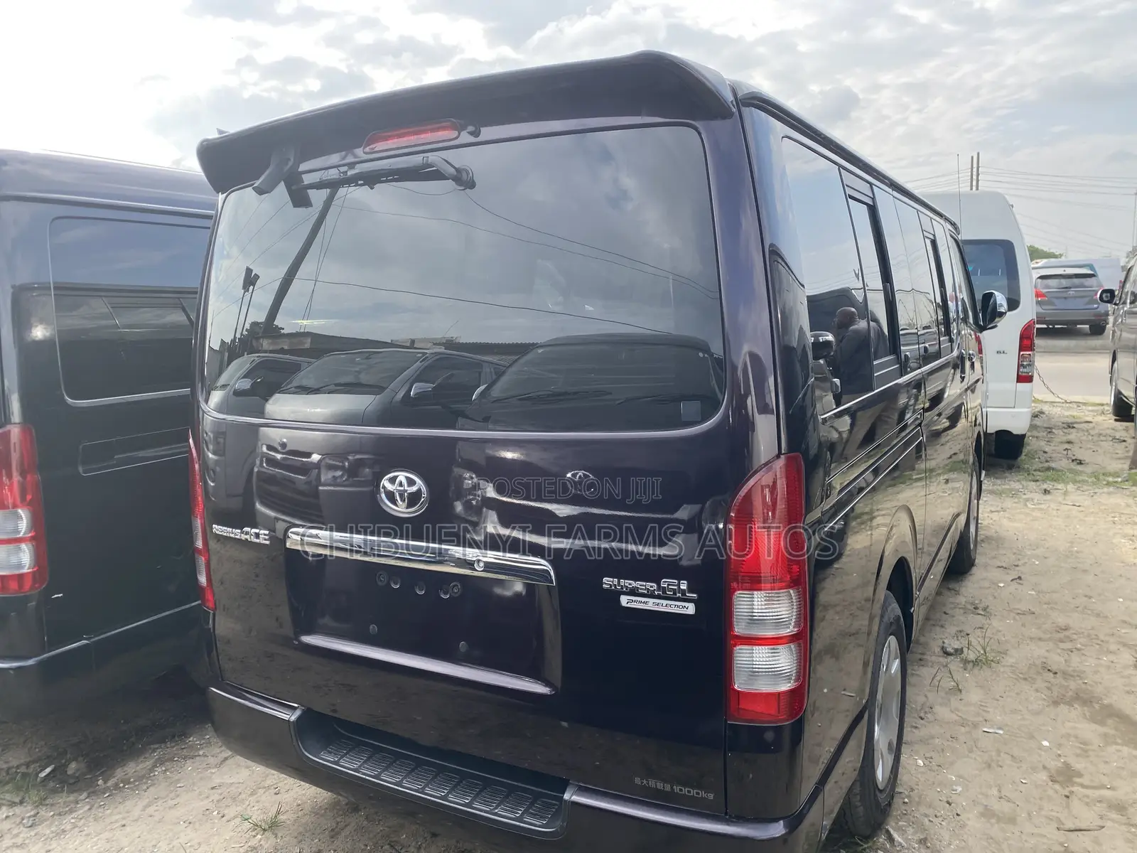 Toyota HiAce 2010