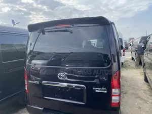 Toyota HiAce 2010