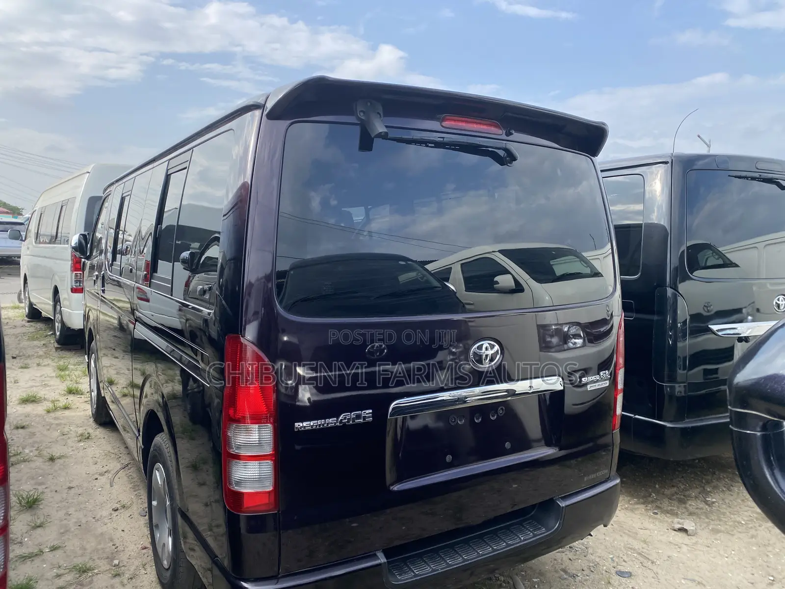 Toyota HiAce 2010