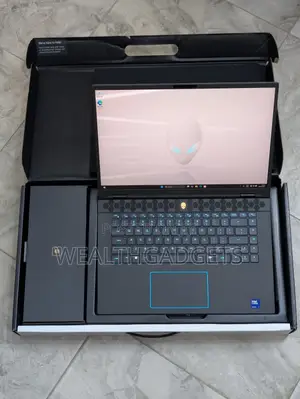 Laptop Alienware M16 R2 16GB Intel Core Ultra 7 SSD 1T