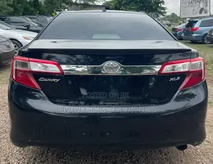 Toyota Camry XLE 4dr Sedan (2.5L 4cyl 6A) 2014 Black