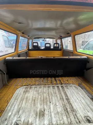 Volkswagen Transporter 2003 Orange