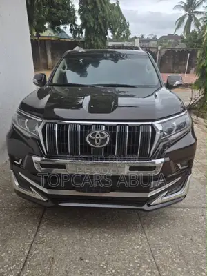 Toyota Land Cruiser Prado 2023 Black