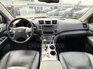 Toyota Highlander 2012 Gray
