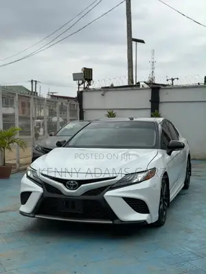 Toyota Camry XSE (2.5L 4cyl 8A) 2019 White