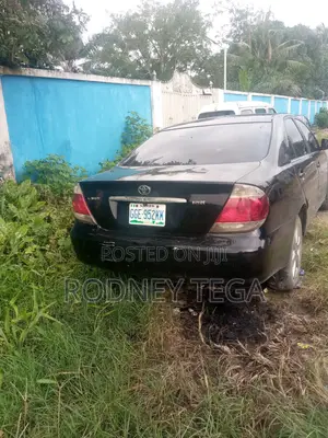 Toyota Camry LE 4dr Sedan (2.4L 4cyl 5A) 2005 Black